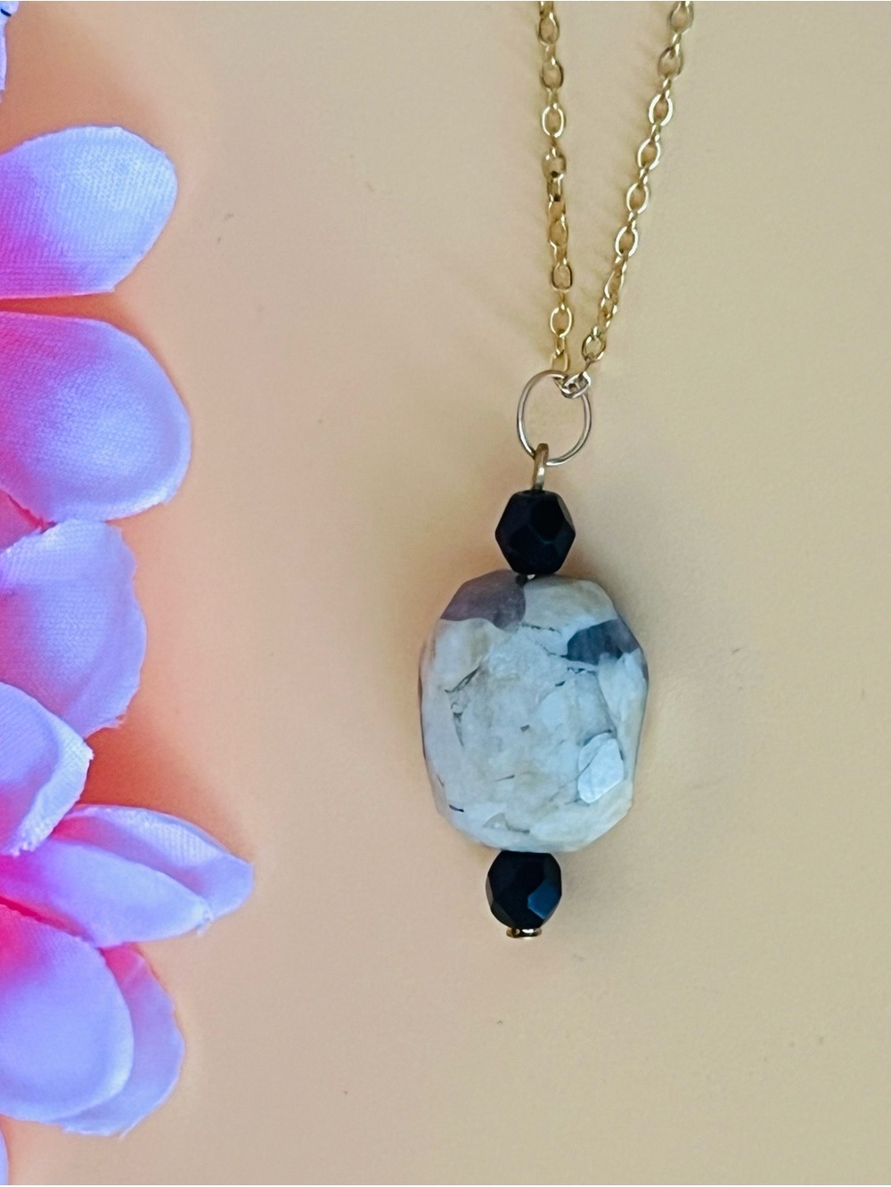 White Marble & Black Crystal Beads Pendant Necklace